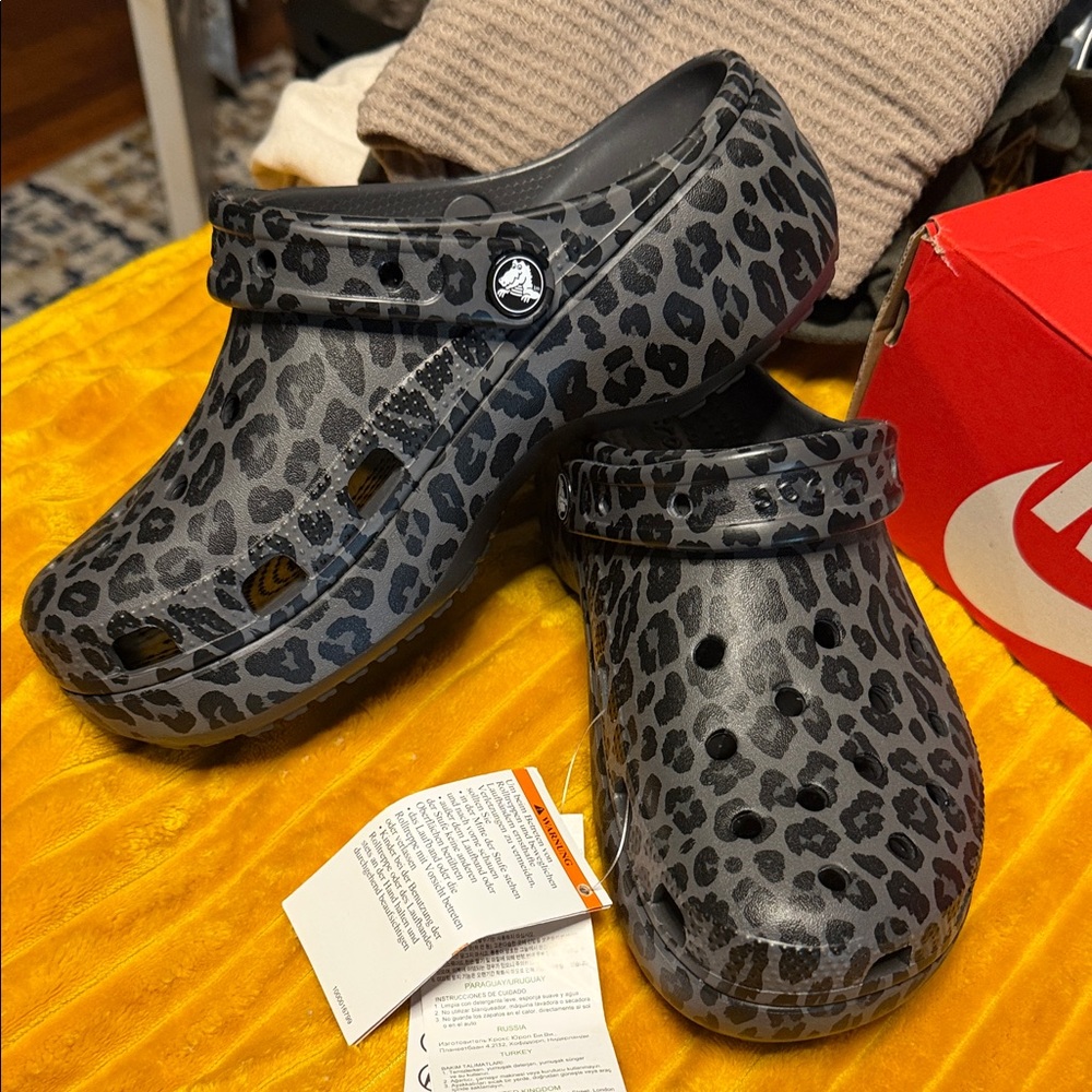 Crocs Platform Clog - Gray Leopard